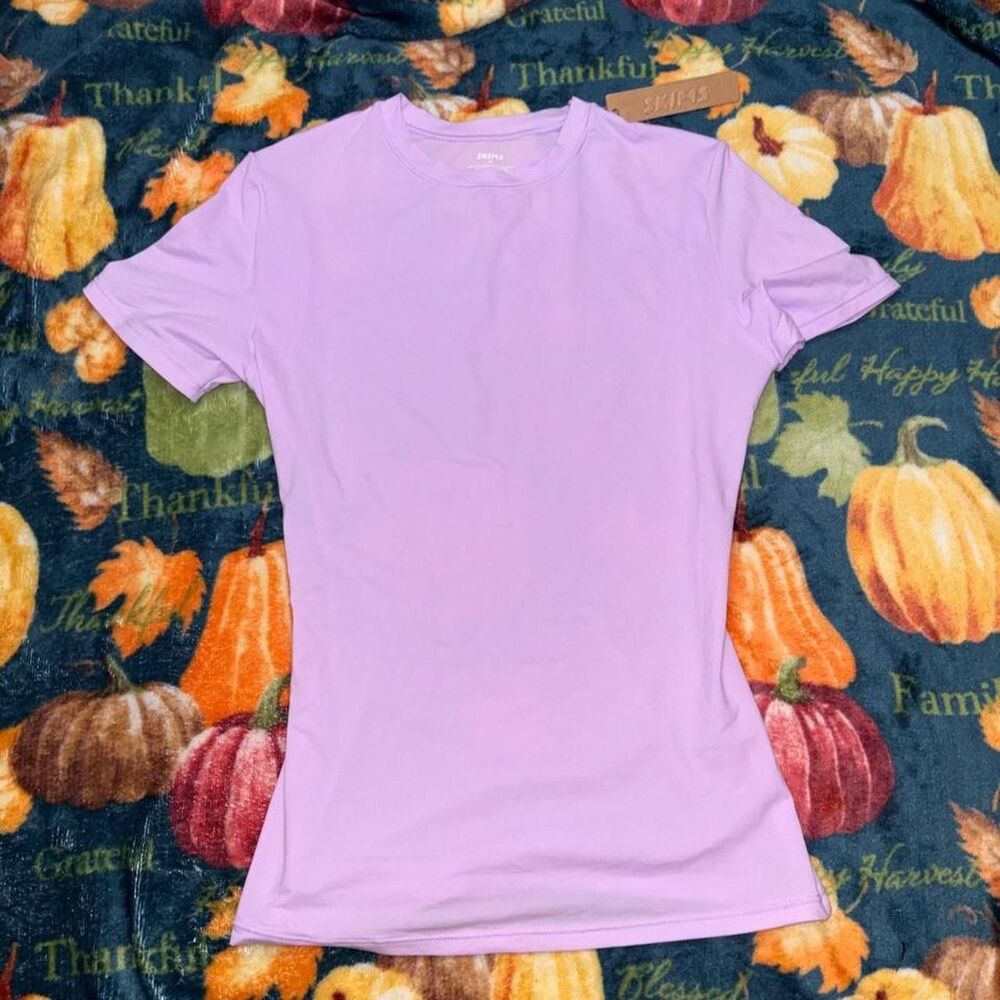 Skims Women's Purple and Pink T-shirt